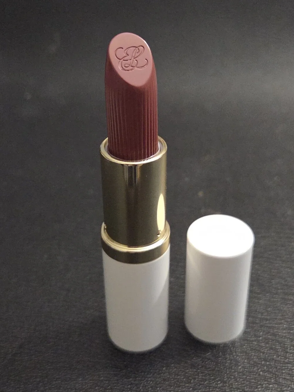 Estée Lauder Pure Color Lipstick Creme in 670 Bold Desires